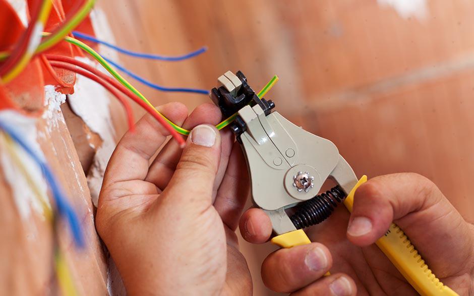 électricien de maintenance Lacroix-Saint-Ouen